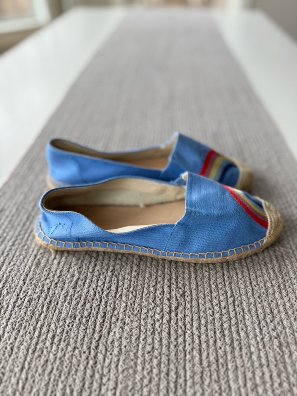 Joules Shelbury Light Blue Rainbow Embroidered Espadrilles Flats Size 39 or 8 - Picture 5 of 8